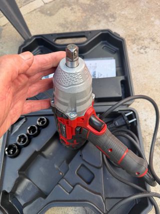 Pistola de impacto eléctrica