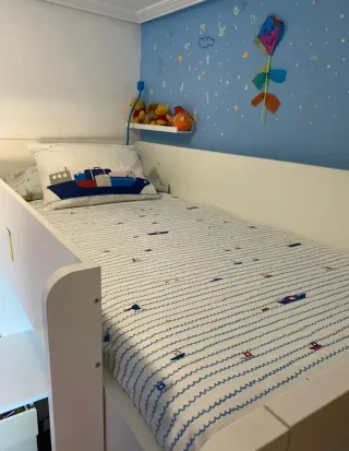 Litera Ikea Blanca con Escritorio