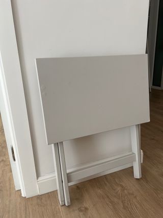 Mesa plegable gris