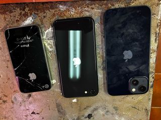 Lote 3 iPhones: 13, 7 e 4