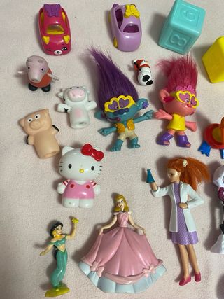 Lote figuras y secador de juguete