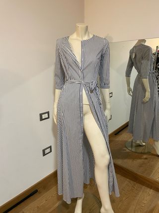 Abito lungo a righe blu e bianche Adattoa serate