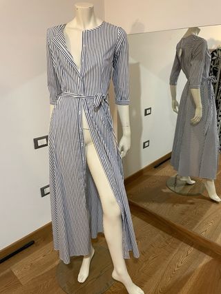 Abito lungo a righe blu e bianche Adattoa serate