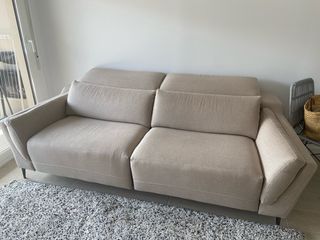 Sofá eléctrico beige 1 año
