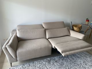 Sofá eléctrico beige 1 año