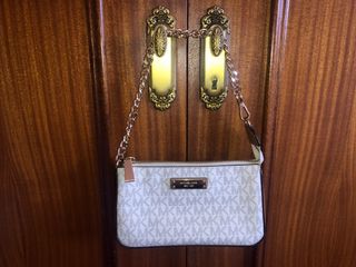 Bolso de mano Michael Kors blanco y dorado