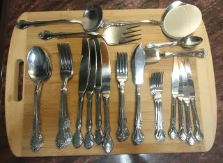 Cubertería 4 servicios metal plateado
