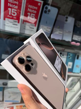 iPhone 16 Pro Max 256GB Oro 97% Batería Semi Nuevo