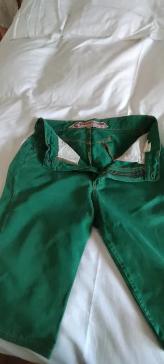 Pantalón vaquero corto verde