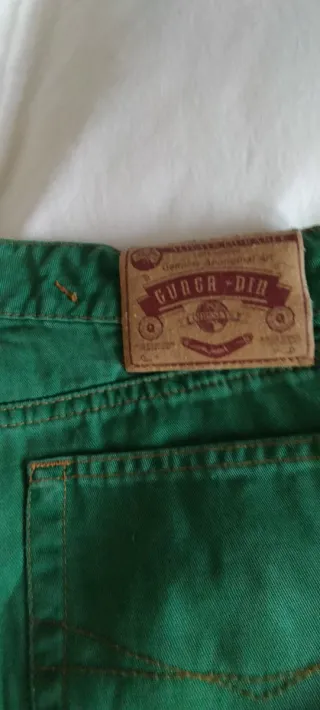 Pantalón vaquero corto verde