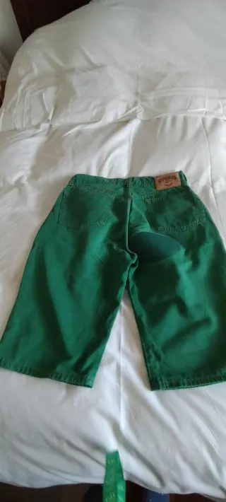 Pantalón vaquero corto verde