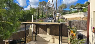Pérgola de madera y metal