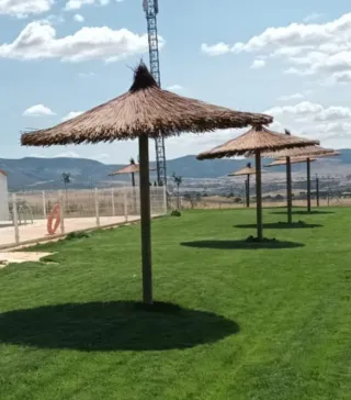 Pérgola de madera y metal