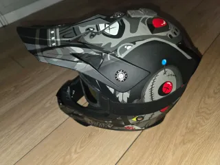 Casco Moto Diseño Monstruo