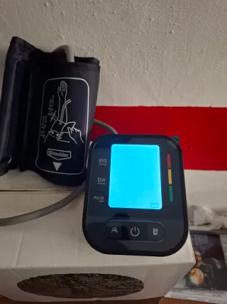 Monitor Tensión Arterial ARM AOJ-30F