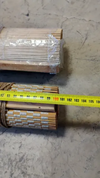 Estores enrollables de bambú y madera