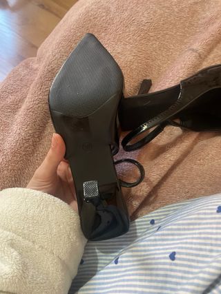 Tacones negros charol