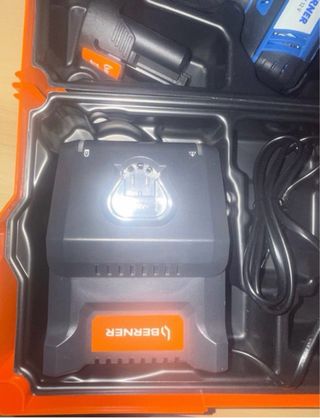 Atornillador taladrador accionada por acumulador