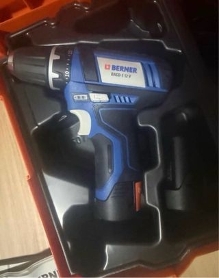 Atornillador taladrador accionada por acumulador