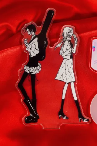 Nana Hachi Stand Acrilico + Portachiavi Acrílico