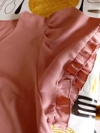 Blusa rosa mujer manga con volantes