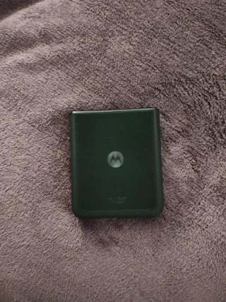 Motorola Razr 60 Ultra Verde Alcántara