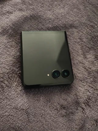 Motorola Razr 60 Ultra Verde Alcántara