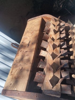Trillo de rodillos antiguo.