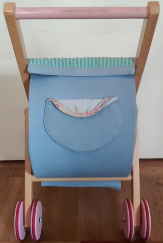 Passeggino per bambole Haba in  legno e stoffa