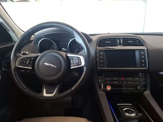 Jaguar F-Pace 2017