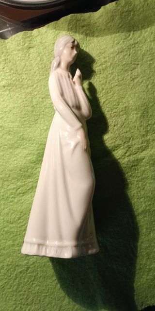 Figura Porcelana Porceval Niña Paloma