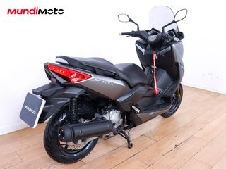 YAMAHA X-MAX 125