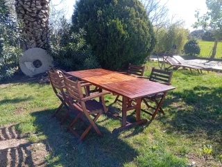 Mesa de teca con 4 sillas