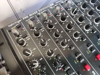 Mesa de mezclas DJ Behringer 7 canales