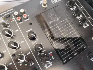 Mesa de mezclas DJ Behringer 7 canales