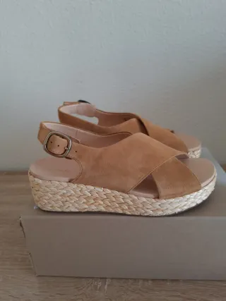 Sandalias Clarks Cuña Camel