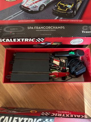 Scalextric con cajas y todo el producto dentro