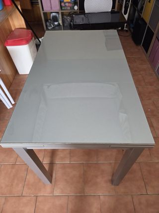 Mesa de cocina cristal y metal gris