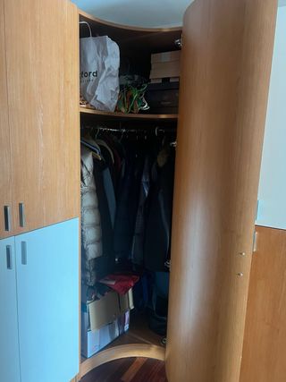 Armario modular madera y blanco con espejo