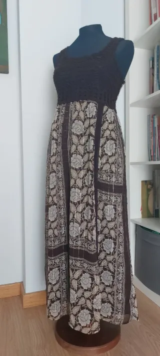 Vestido midi flores marrón - ZARA