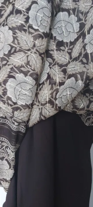 Vestido midi flores marrón - ZARA