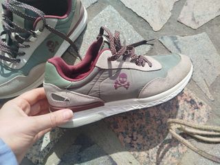 Playeras Scalpers grises y verdes