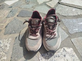 Playeras Scalpers grises y verdes