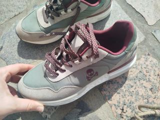 Playeras Scalpers grises y verdes