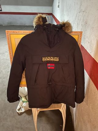 Abrigo Napapijri Negro con Capucha y Pelo