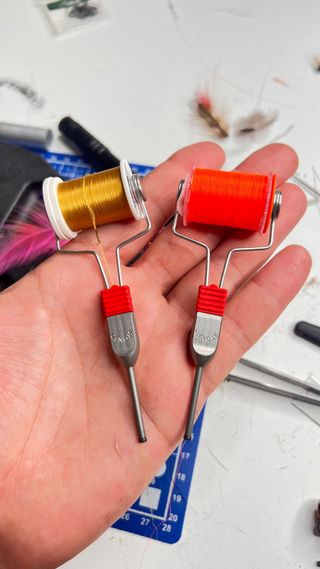 Bobinadores para montaje de moscas