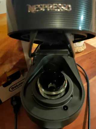 Cafetera Nespresso Vertuo Pop Negra