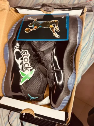 Jordan XI Negro/Teal