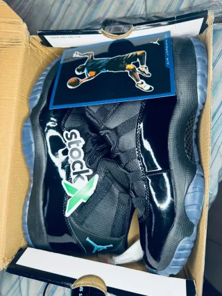 Jordan XI Negro/Teal