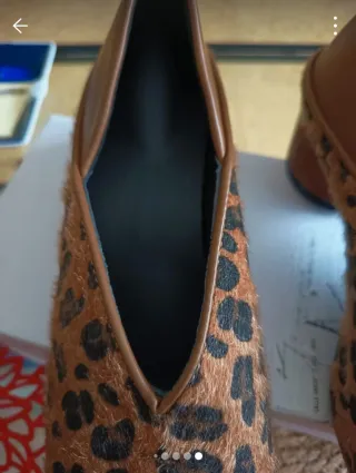 Zapatos de tacón con estampado de leopardo